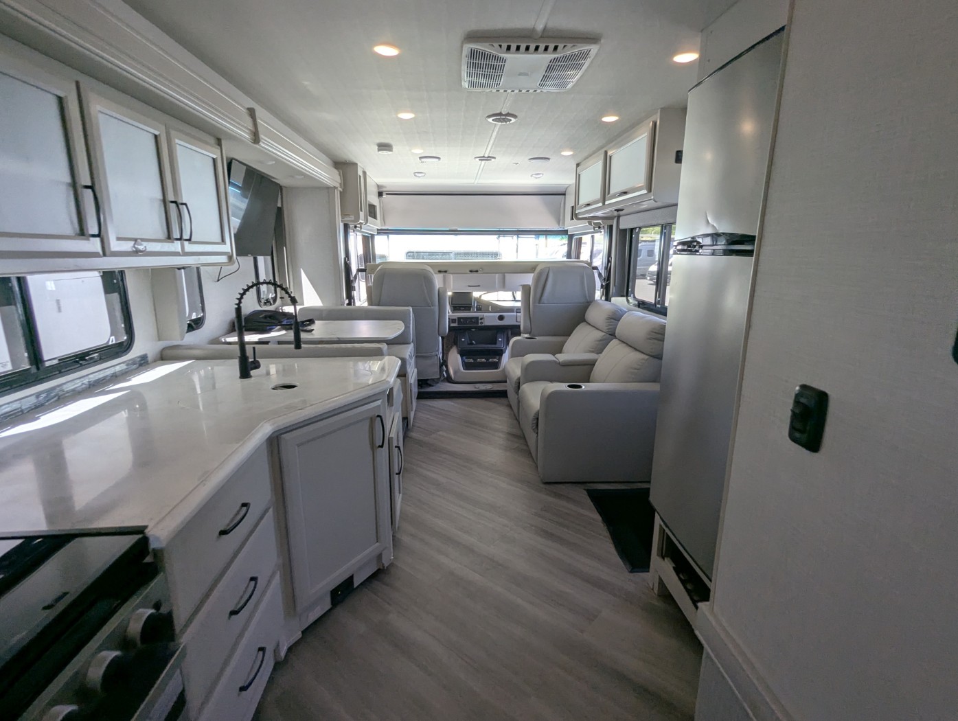 2024 Holiday Rambler Eclipse 34J - Image 26