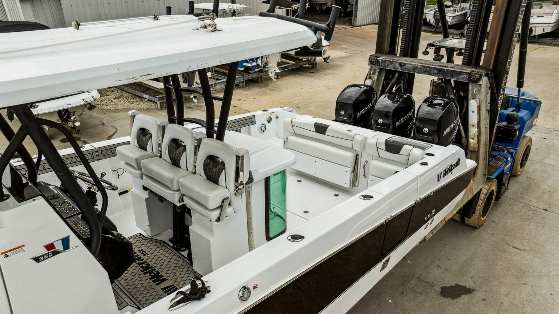 2023 Wellcraft 352 Fisherman Center Console - Image 40