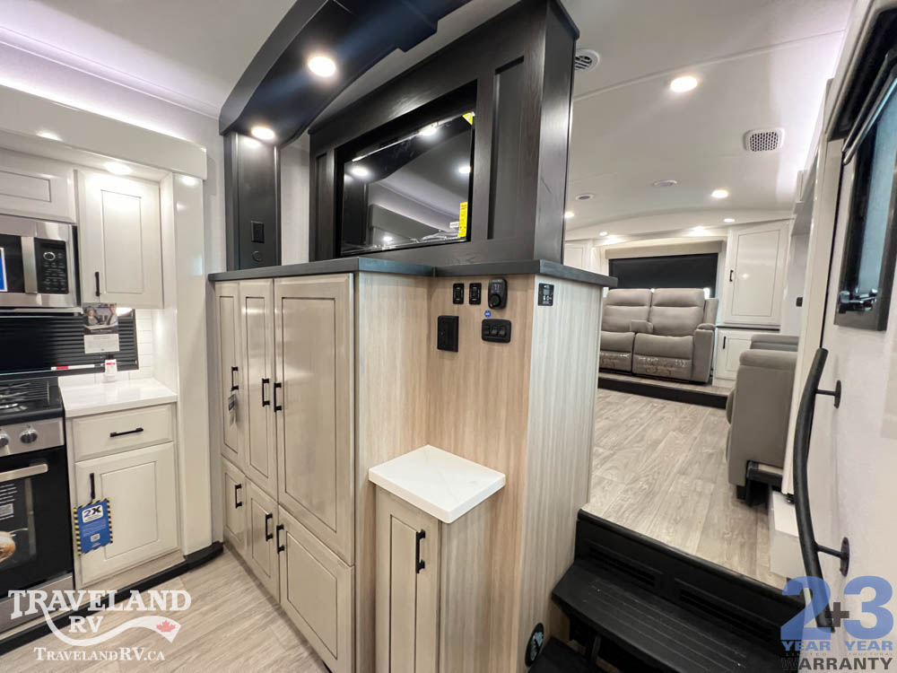 2027 Jayco Pinnacle 39FLOK - Image 28