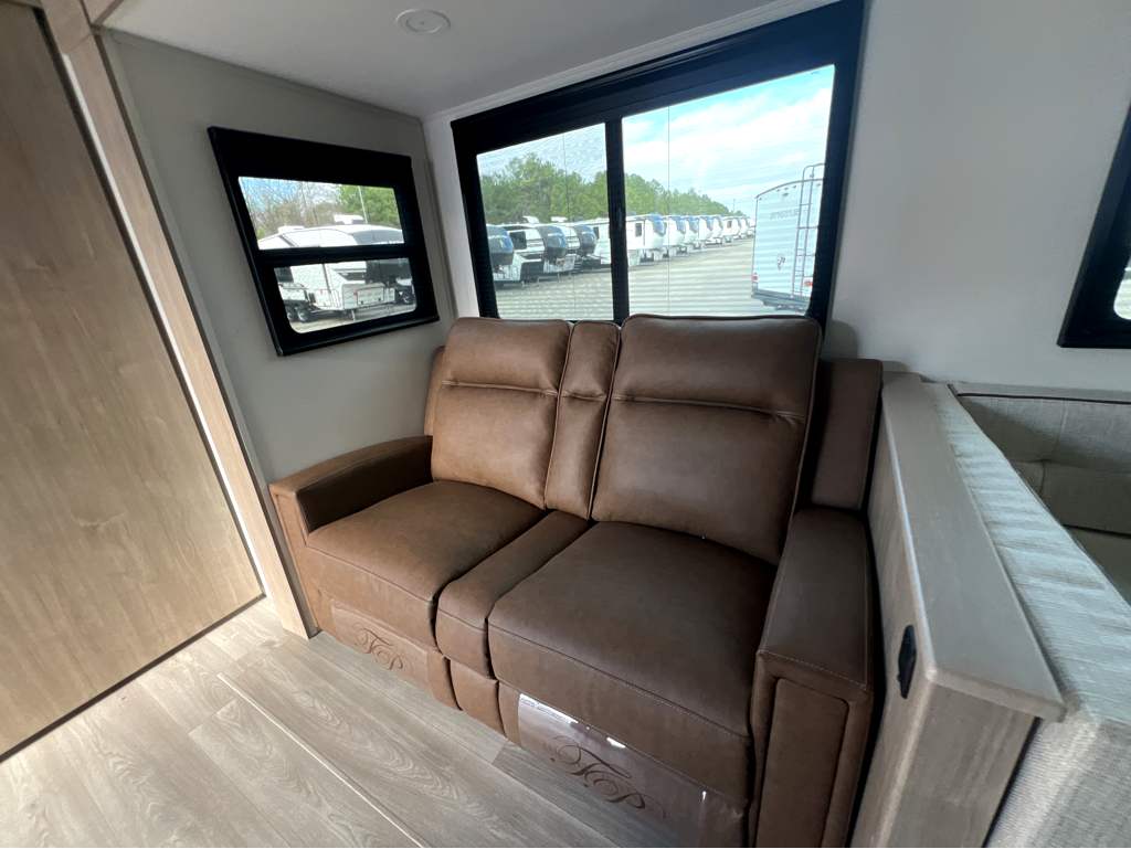 2026 GRAND DESIGN IMAGINE 2600RB - Image 8