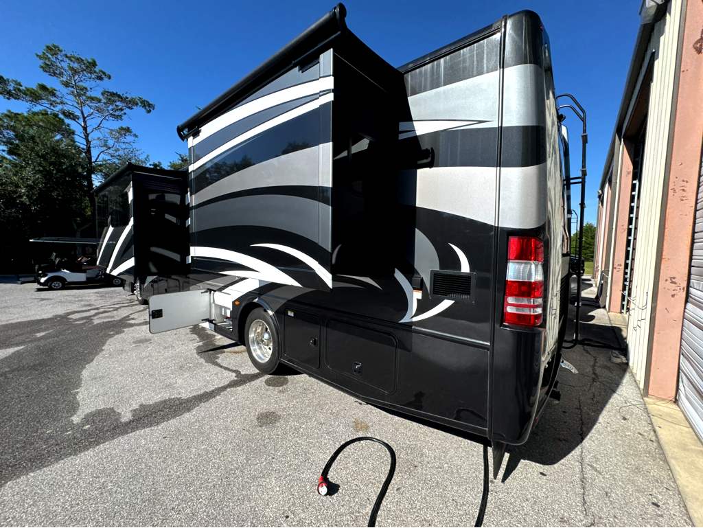 2019 THOR MOTOR COACH PALAZZO 37.4 - Image 3