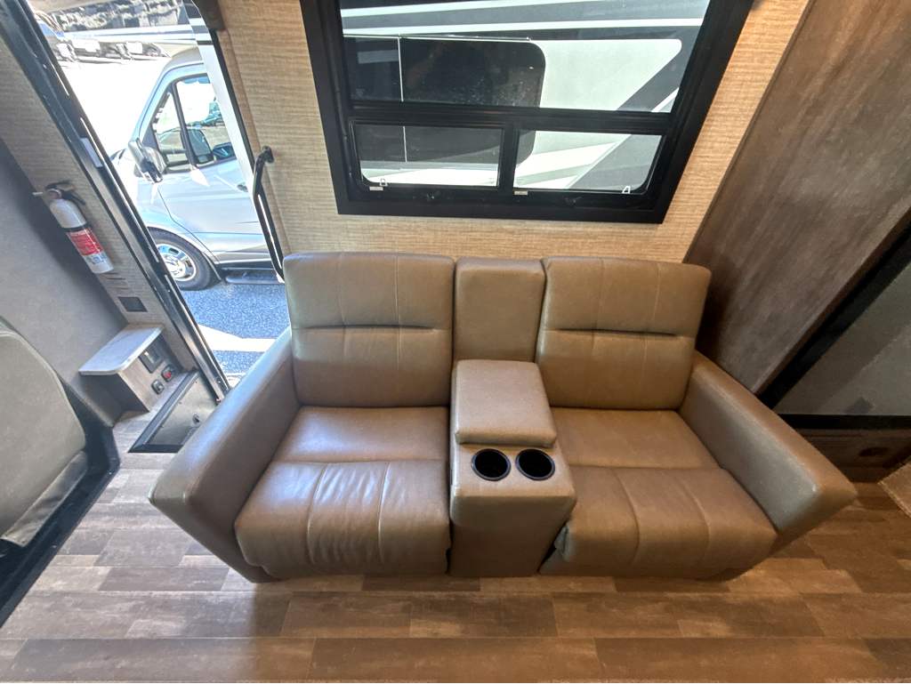 2025 ENTEGRA COACH ESTEEM 31F - Image 14