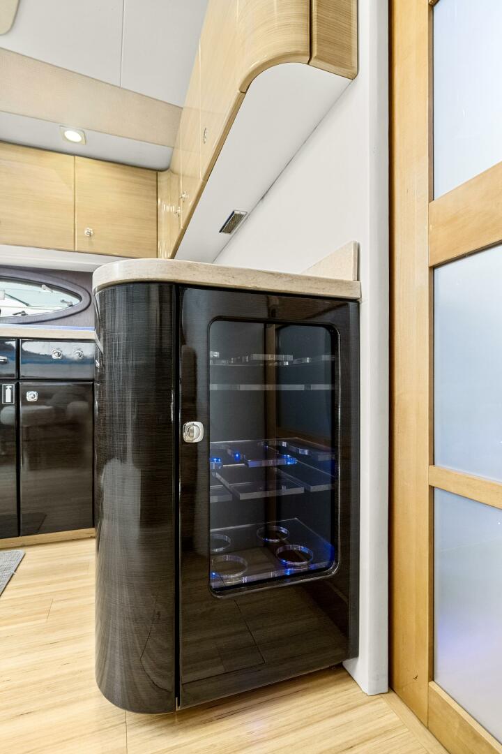 2016 Formula 45 Yacht - Image 21