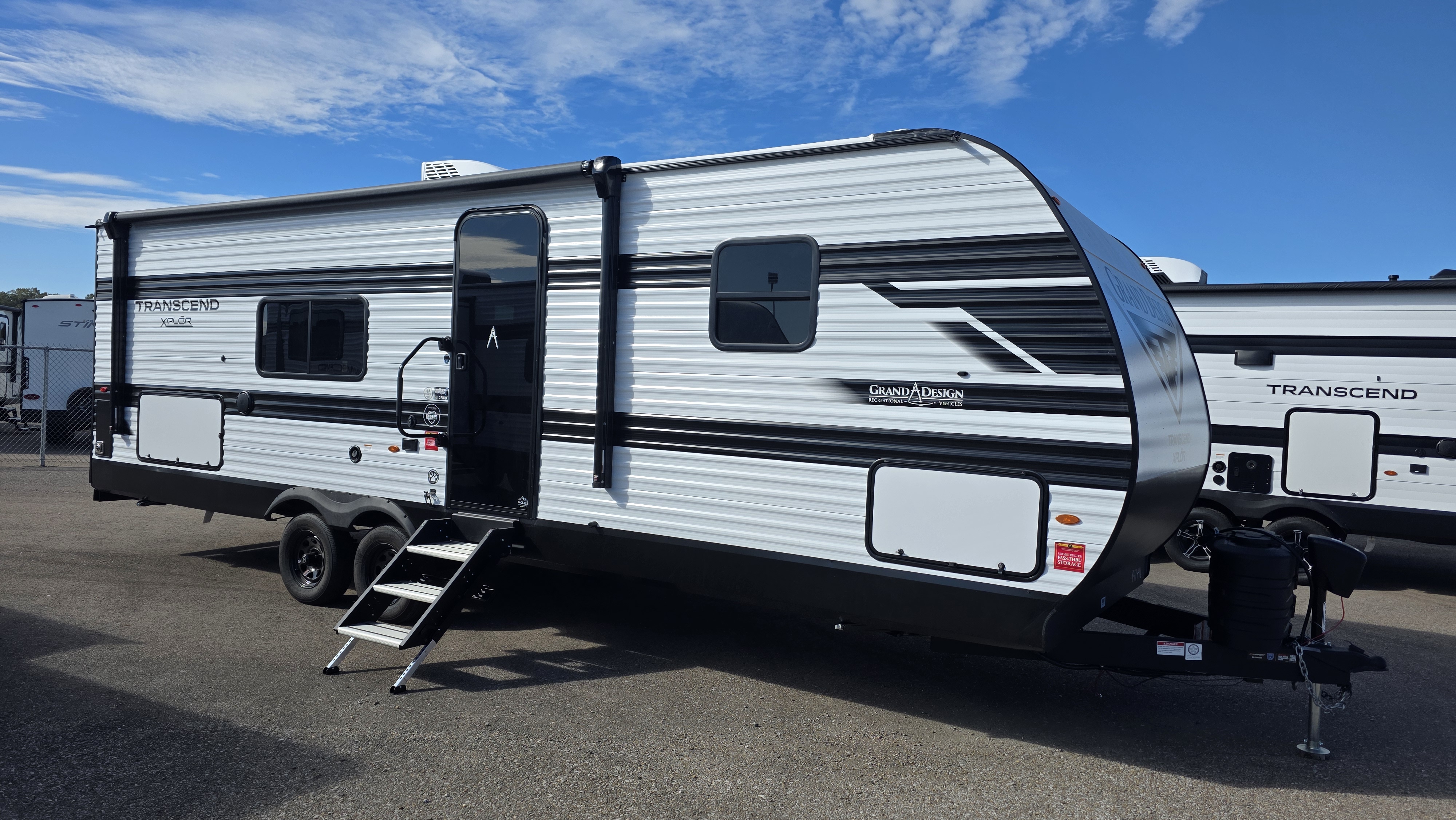 2027 GRAND DESIGN TRANSCEND 26BHX - Image 1