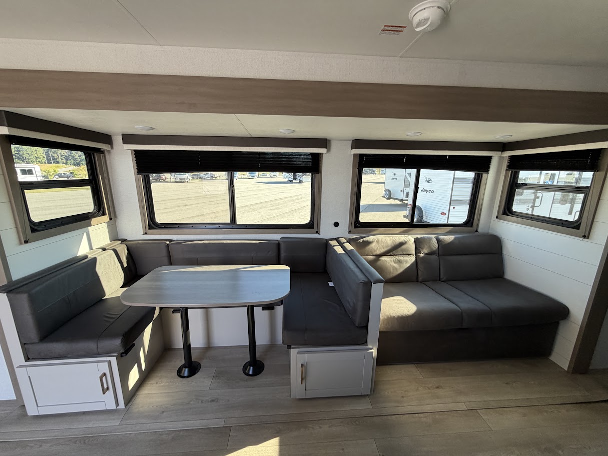 2027 JAYCO JAY FLIGHT 295TBS - Image 29