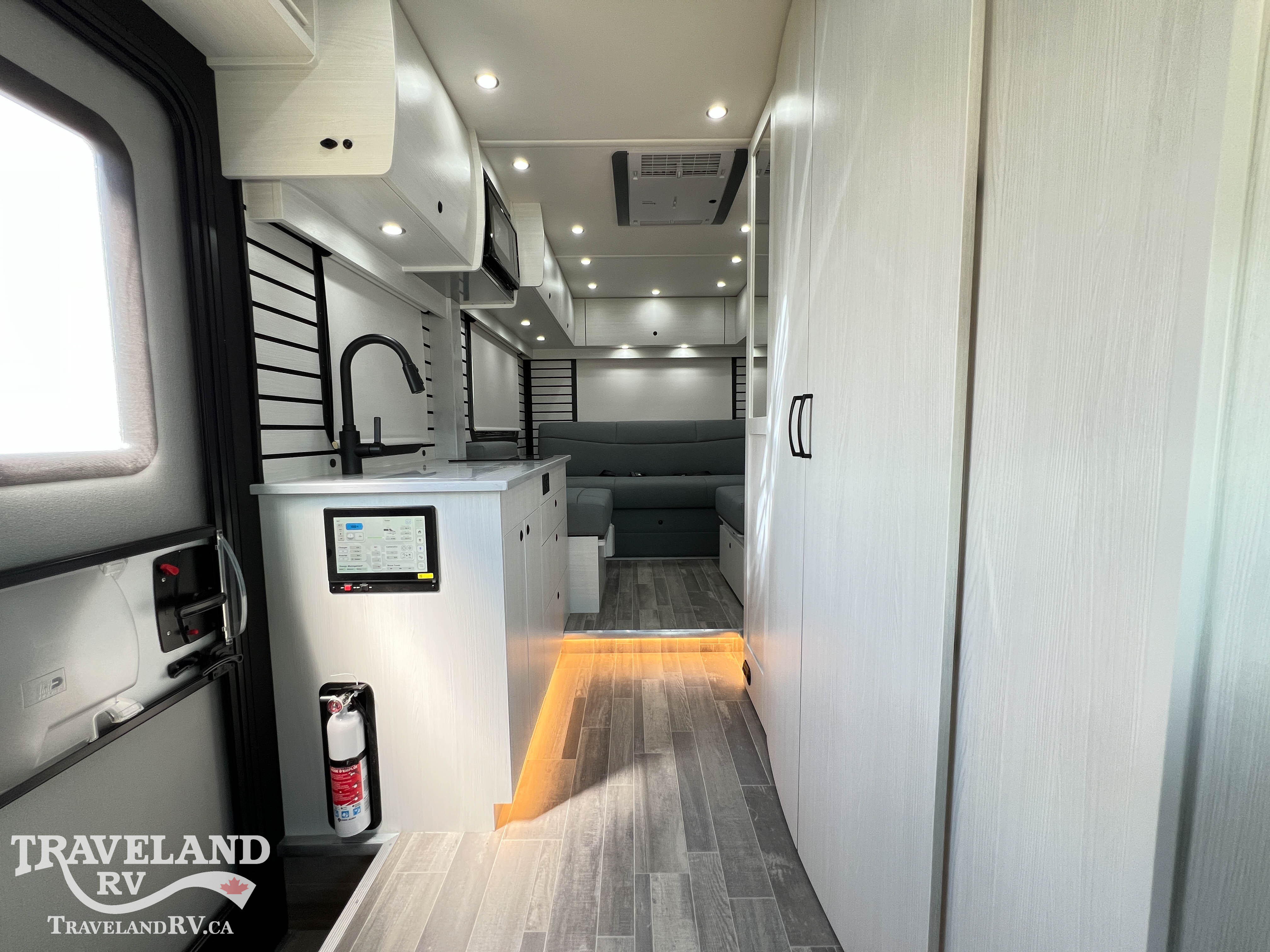 2026 PLEASURE-WAY PLATEAU XL-TS - Image 3