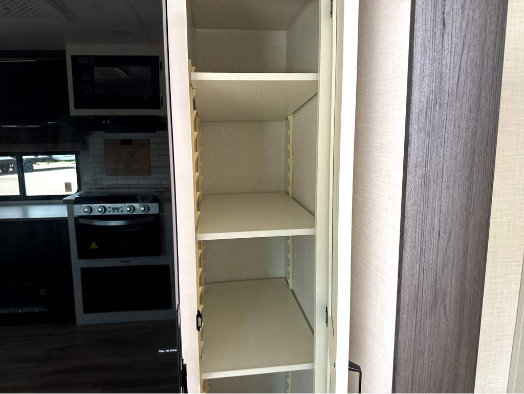 2027 VENTURE RV SIENNA 241VRD - Image 16