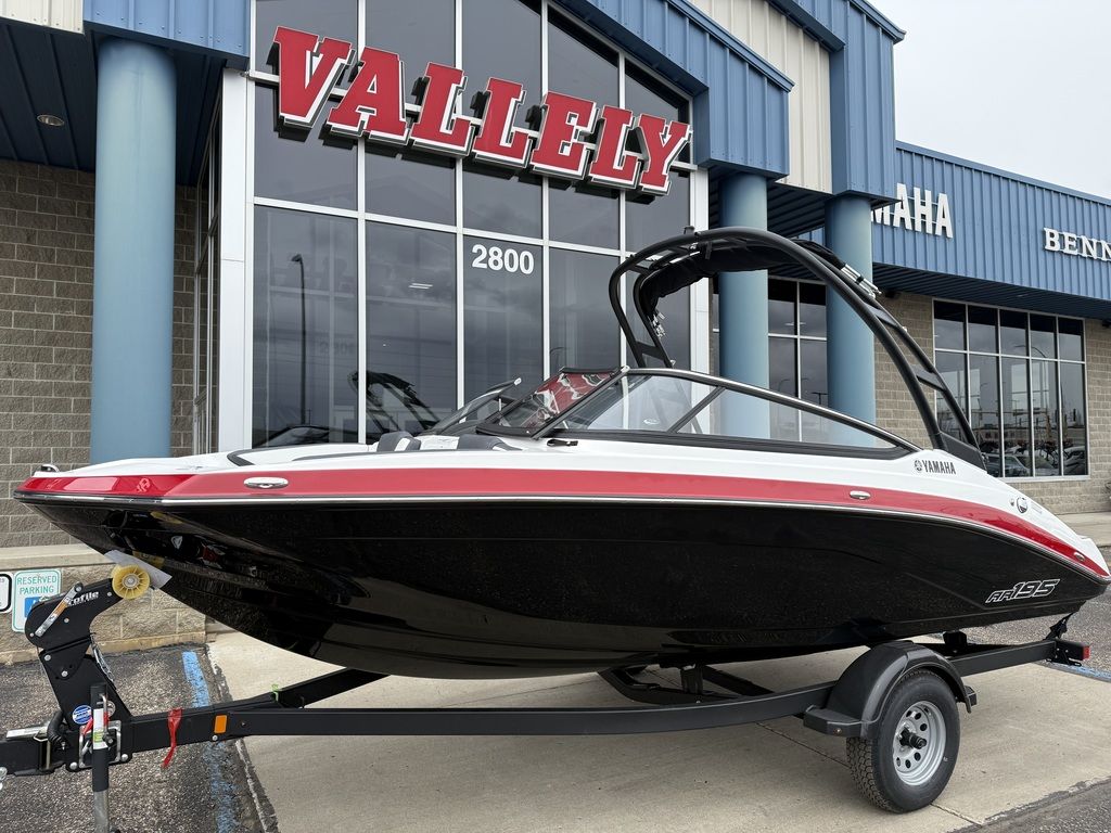2025 Yamaha Boats AR195 - Image 2