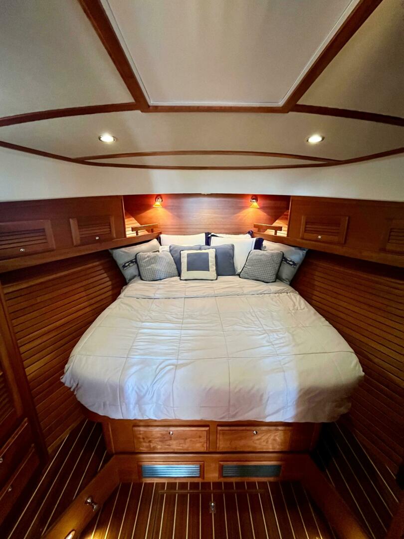 2010 Sabre 40 Sedan - Image 30
