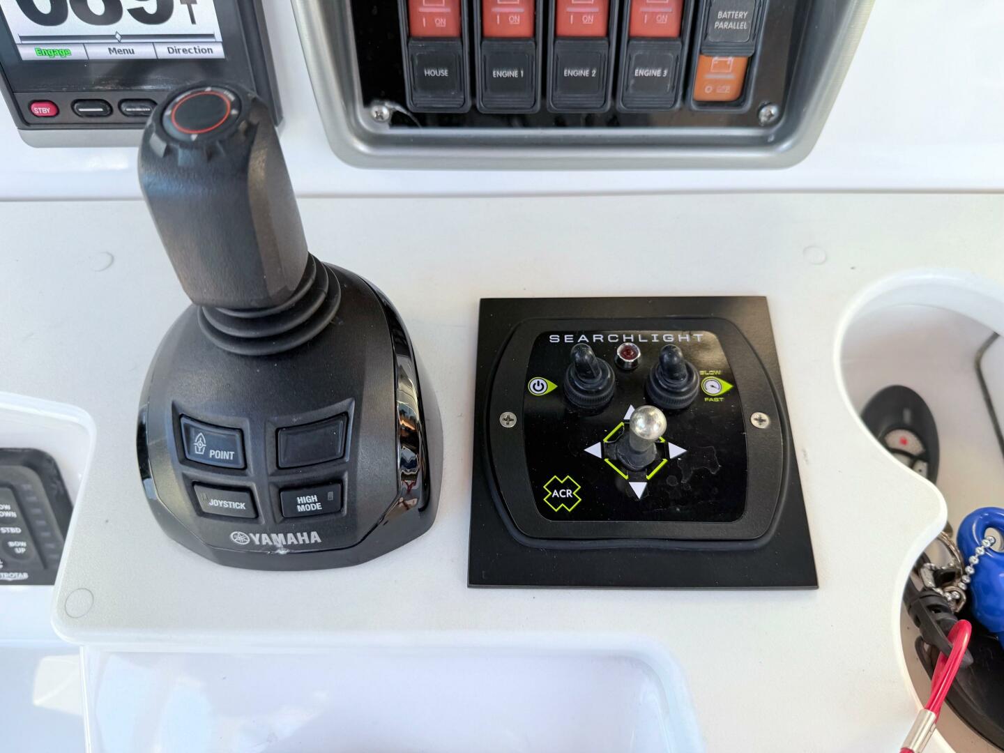 2014 Everglades 355 Center Console - Image 25