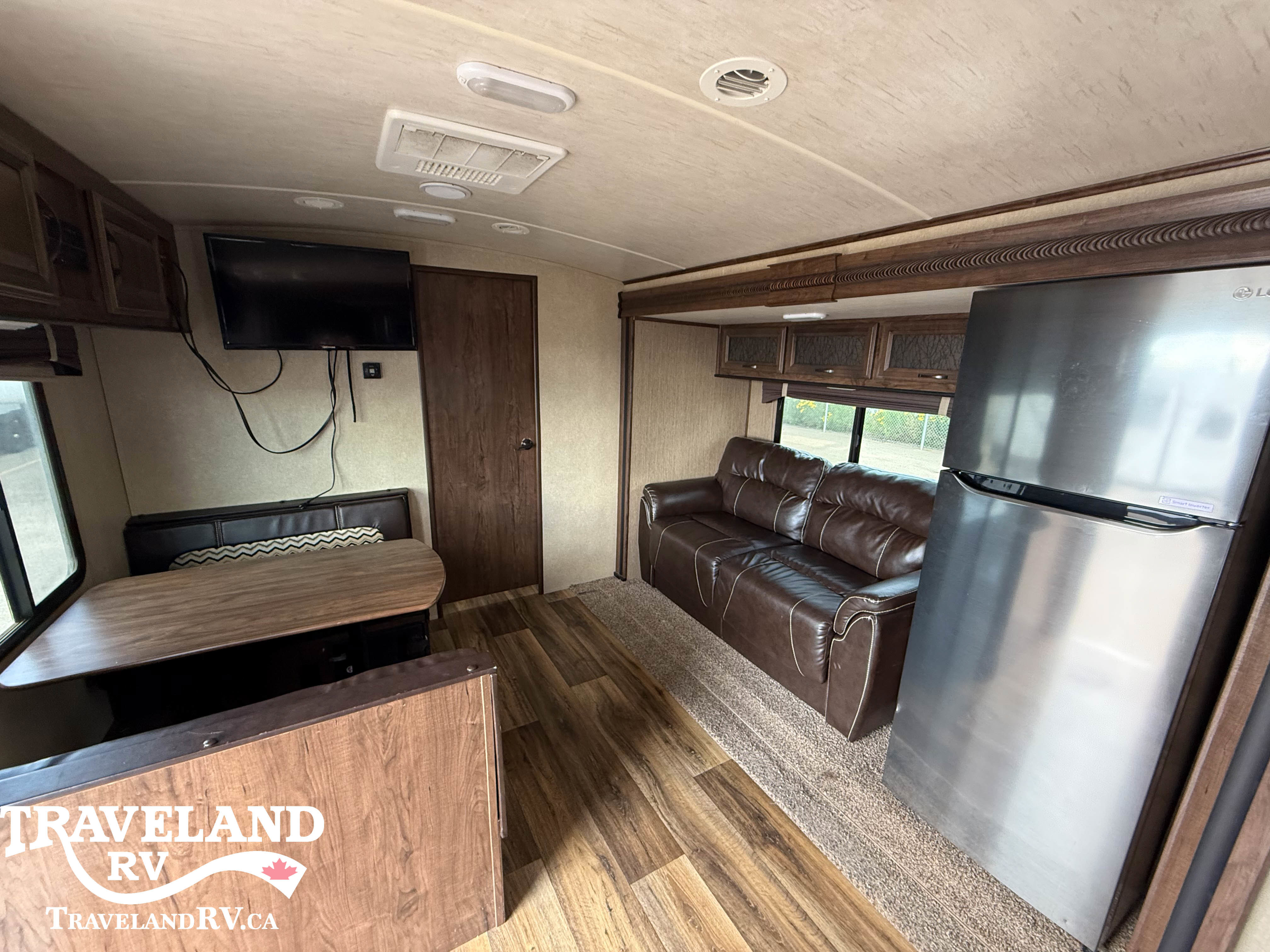 2017 Cruiser RV Radiance Touring R-24VSD - Image 5