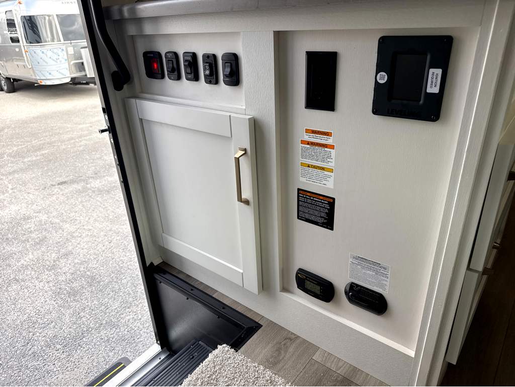 2027 ENTEGRA COACH ODYSSEY 30Z - Image 14