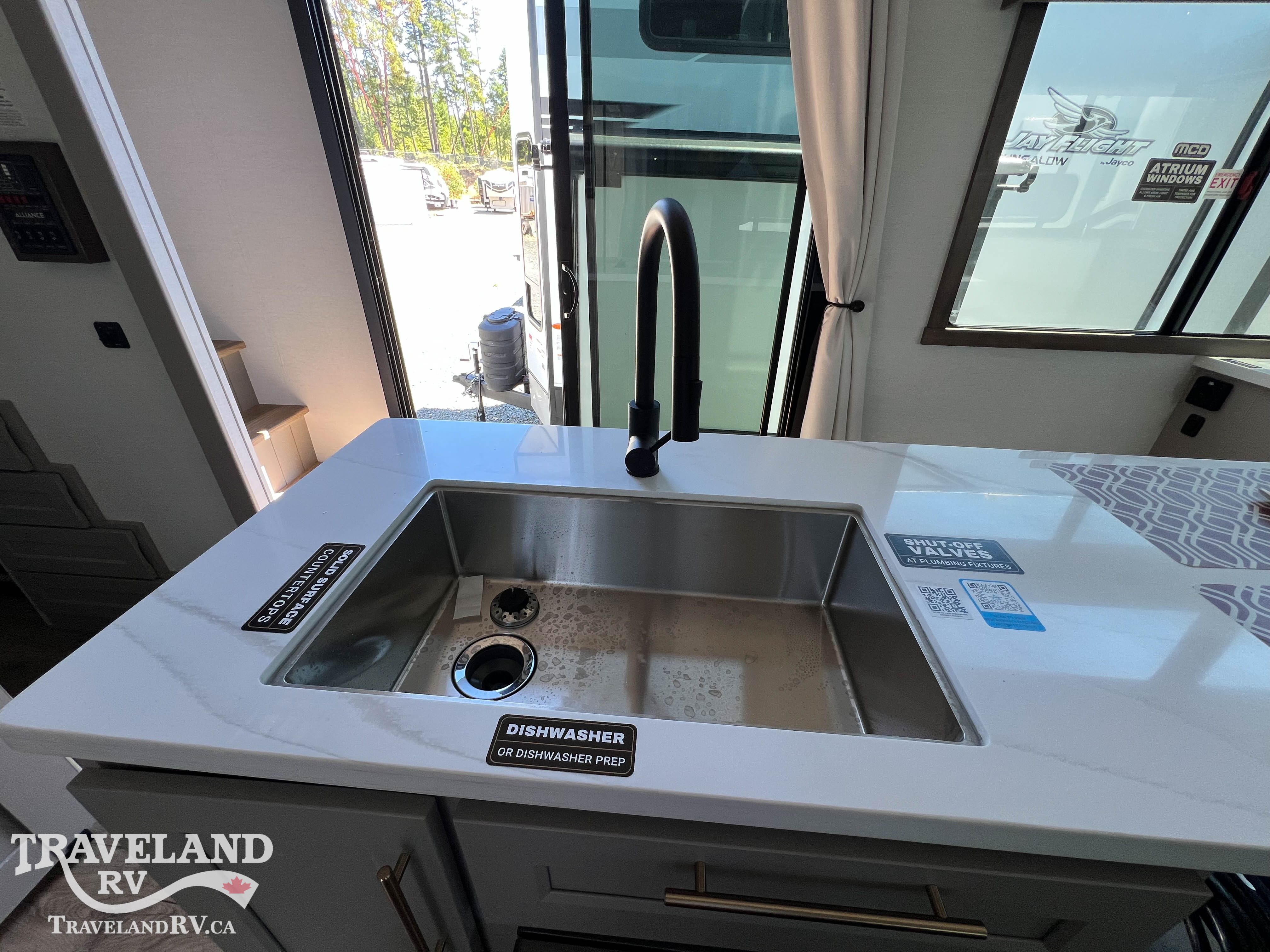 2026 Alliance RV Benchmark 44LFT - Image 12