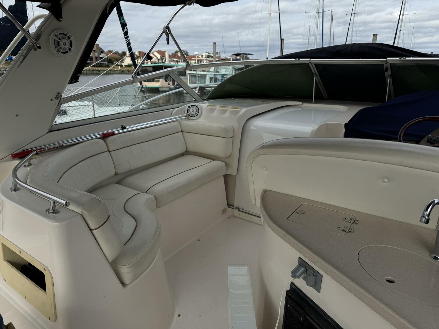 2002 Rinker 342 Fiesta Vee - Image 23