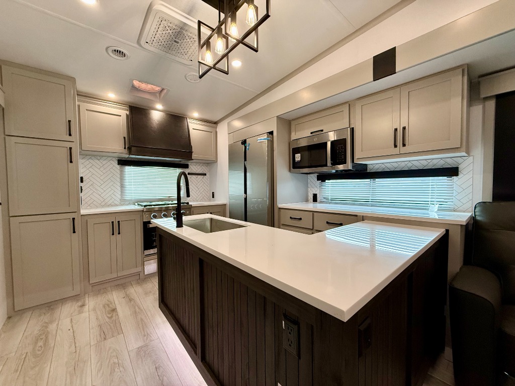 2026 High Country 325RK - Image 19
