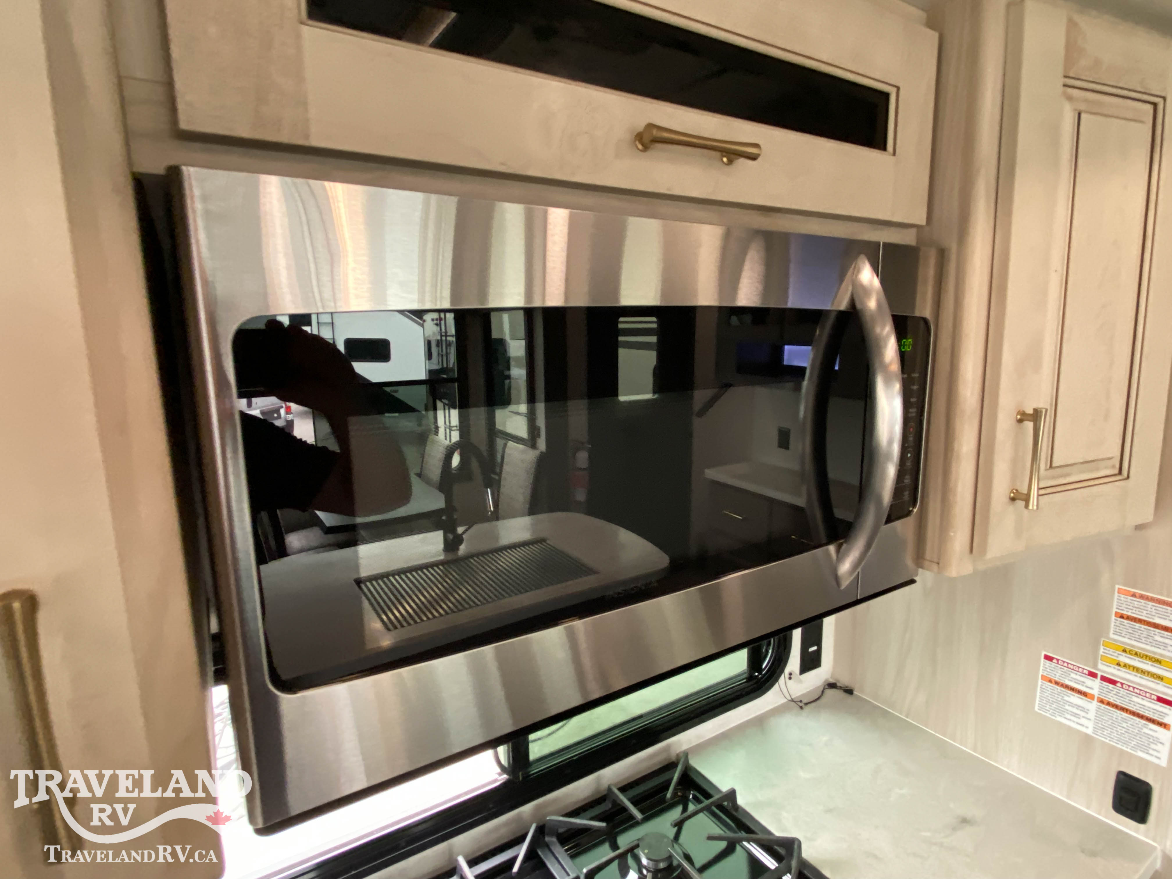 2022 Alliance RV Paradigm 310RL - Image 18