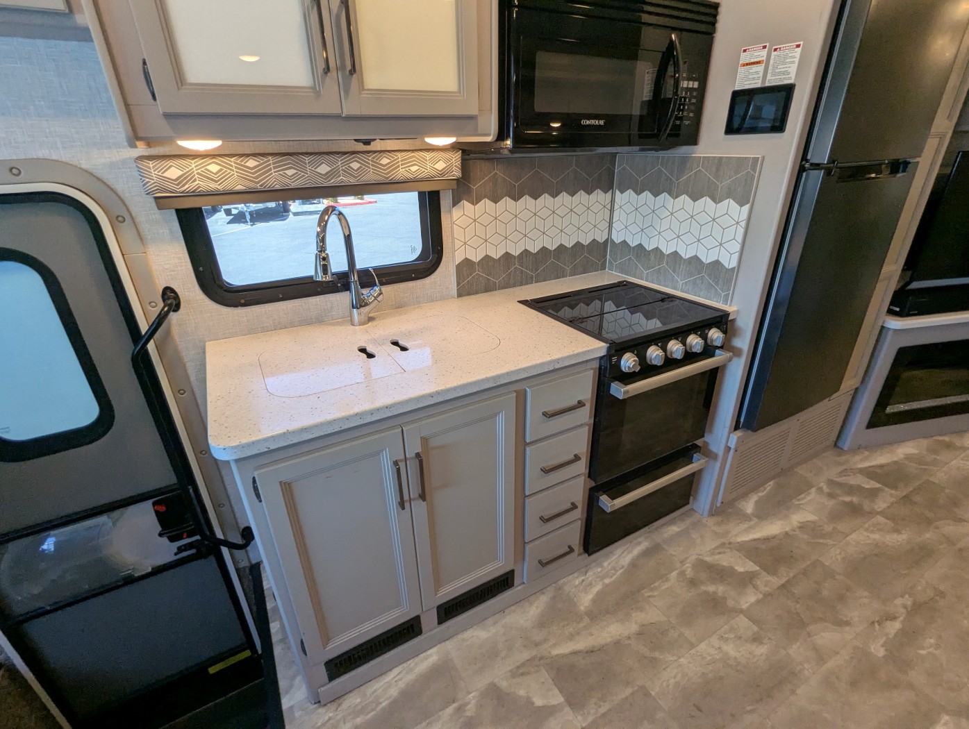 2022 Thor Motor Coach Windsport 35M - Image 17