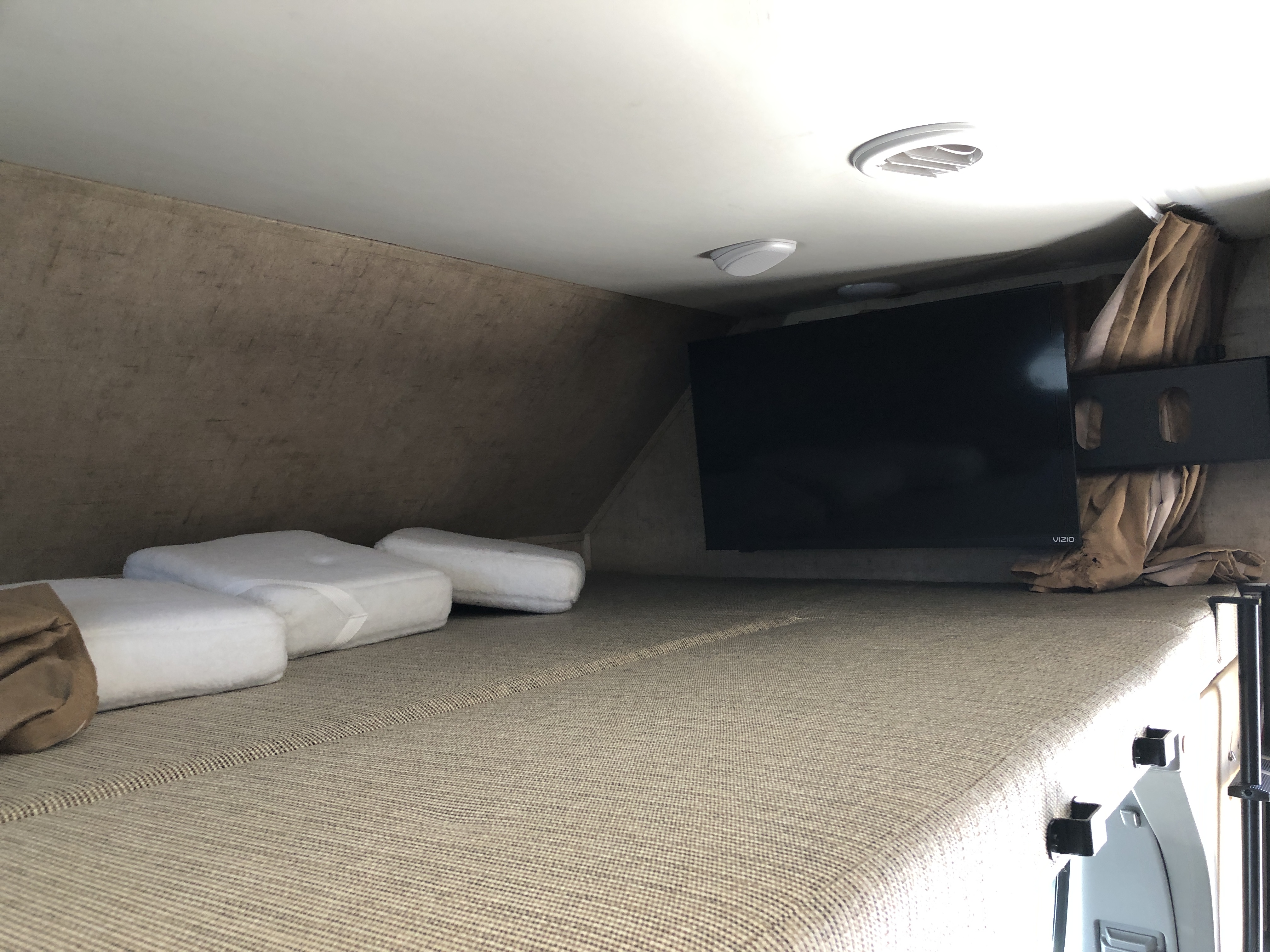 2016 Forest River SUNSEEKER 2400WS - Image 14