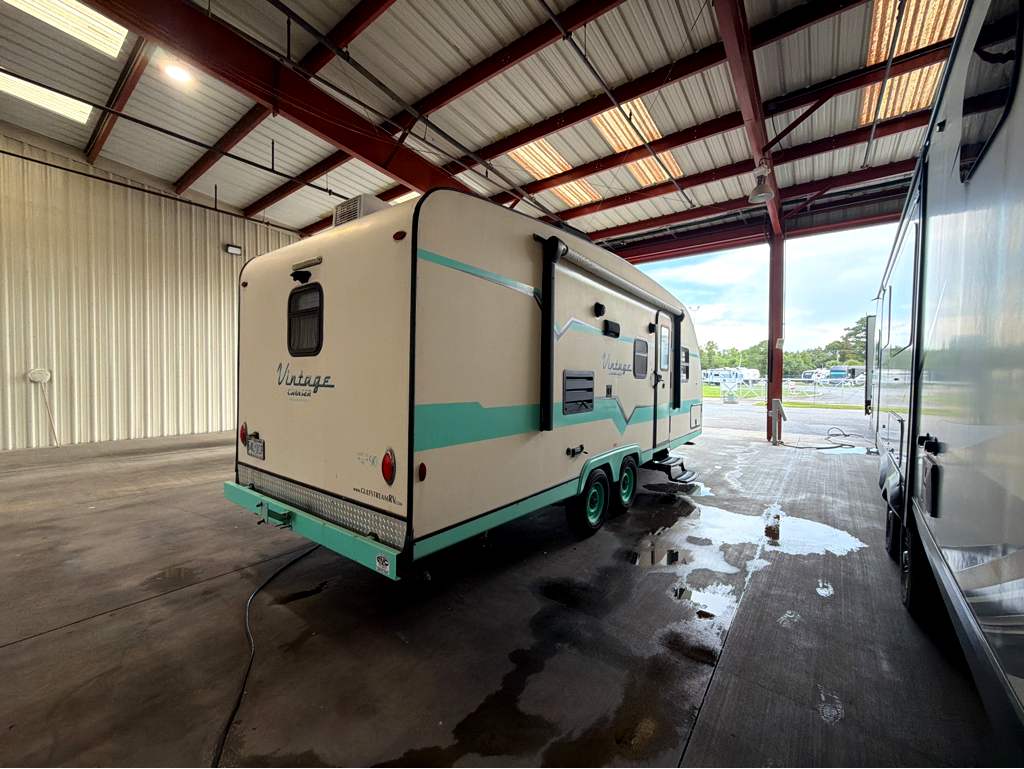 2019 GULF STREAM VINTAGE CRUISER 23QBS - Image 2