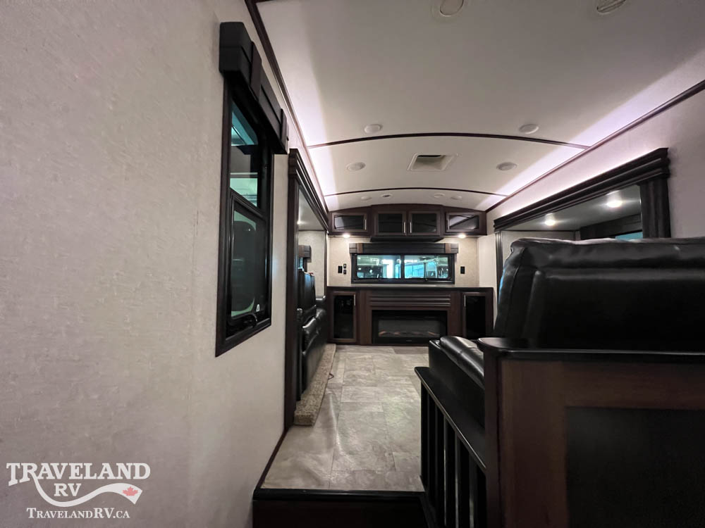 2018 JAYCO NORTH POINT 317RLOK - Image 13