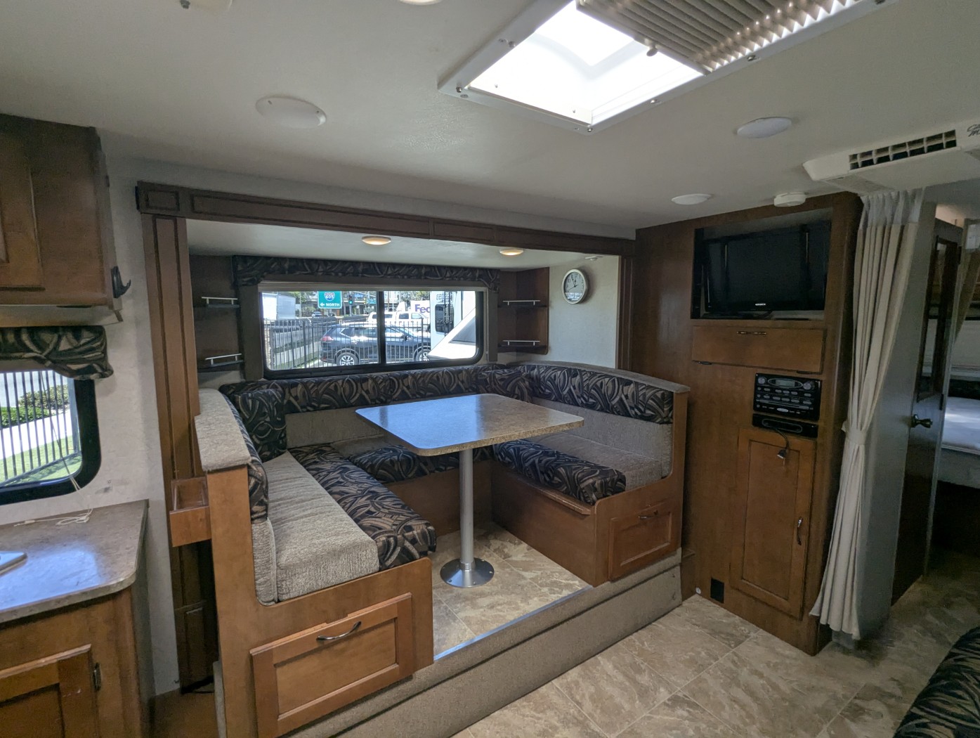 2014 Lance TT 2285 - Image 12