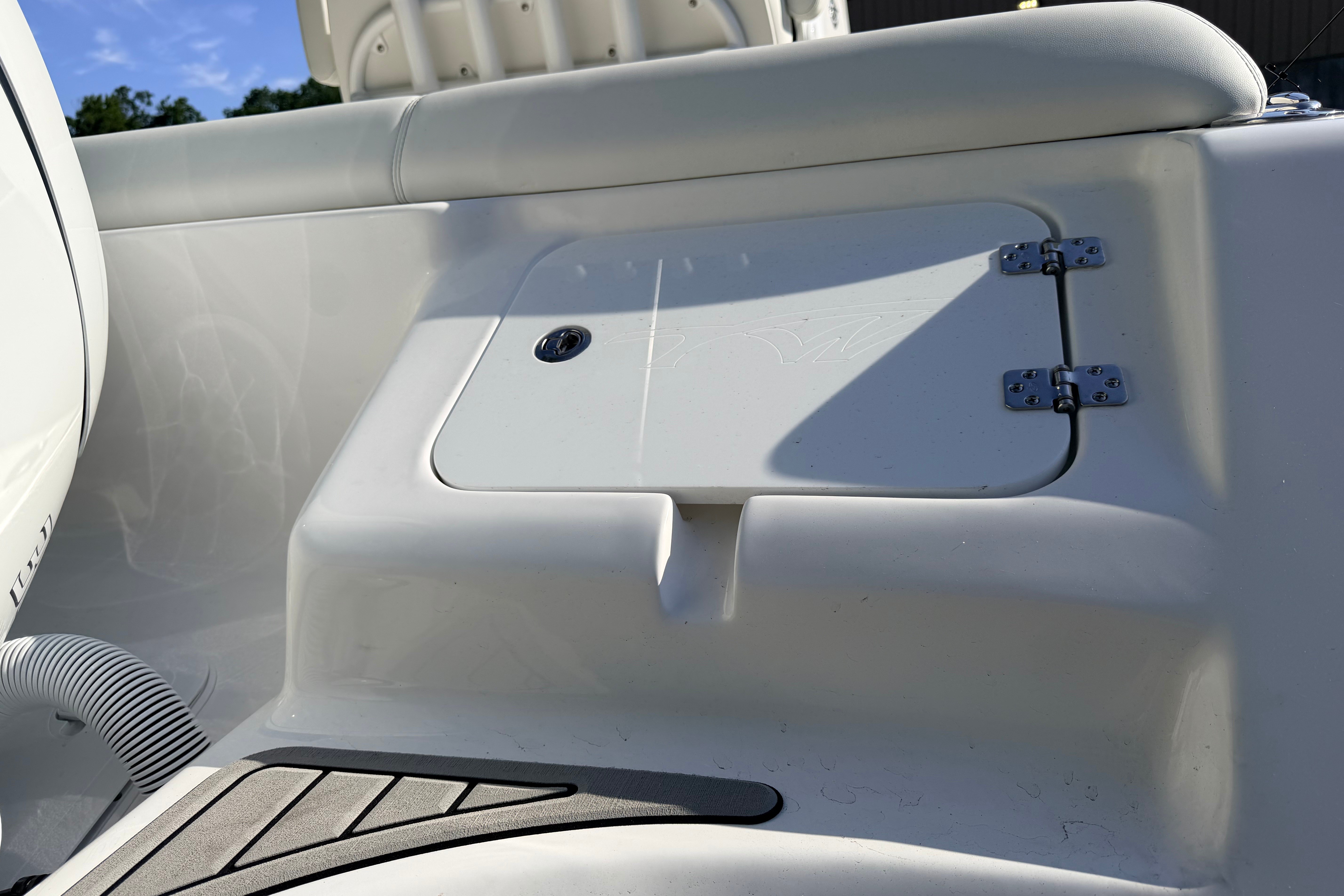 2027 Tidewater 232 LXF Standard - Image 10