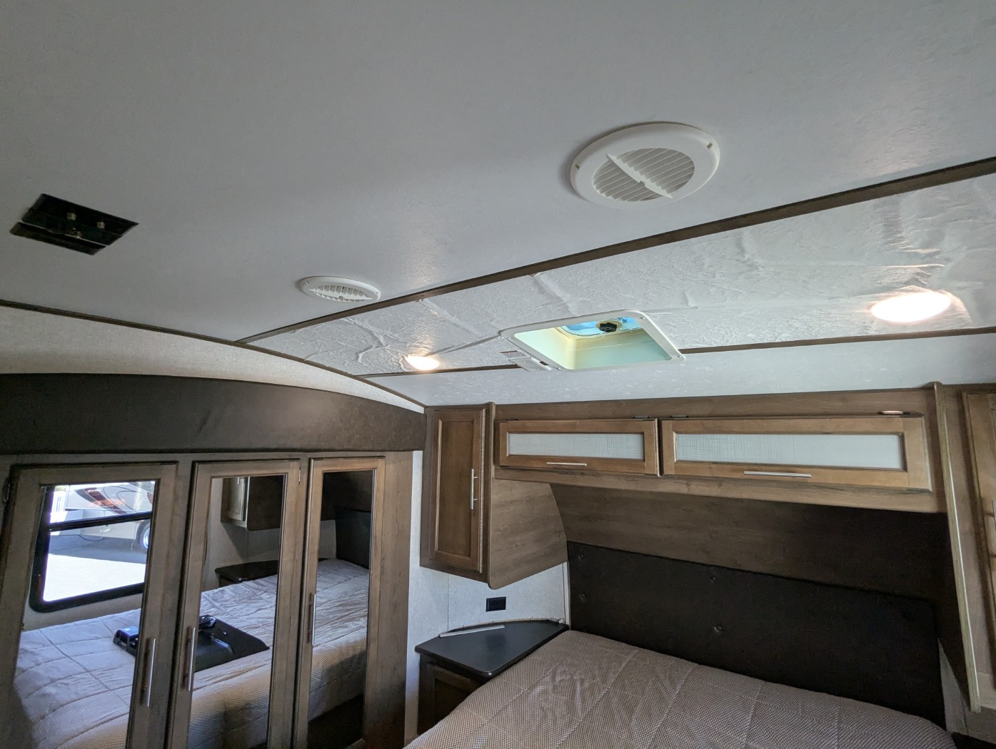 2019 Keystone Cougar Half-Ton West 29RDBWE - Image 17