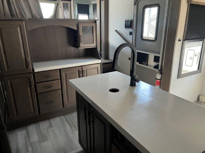 2023 Grand Design Solitude 380FL - Image 16