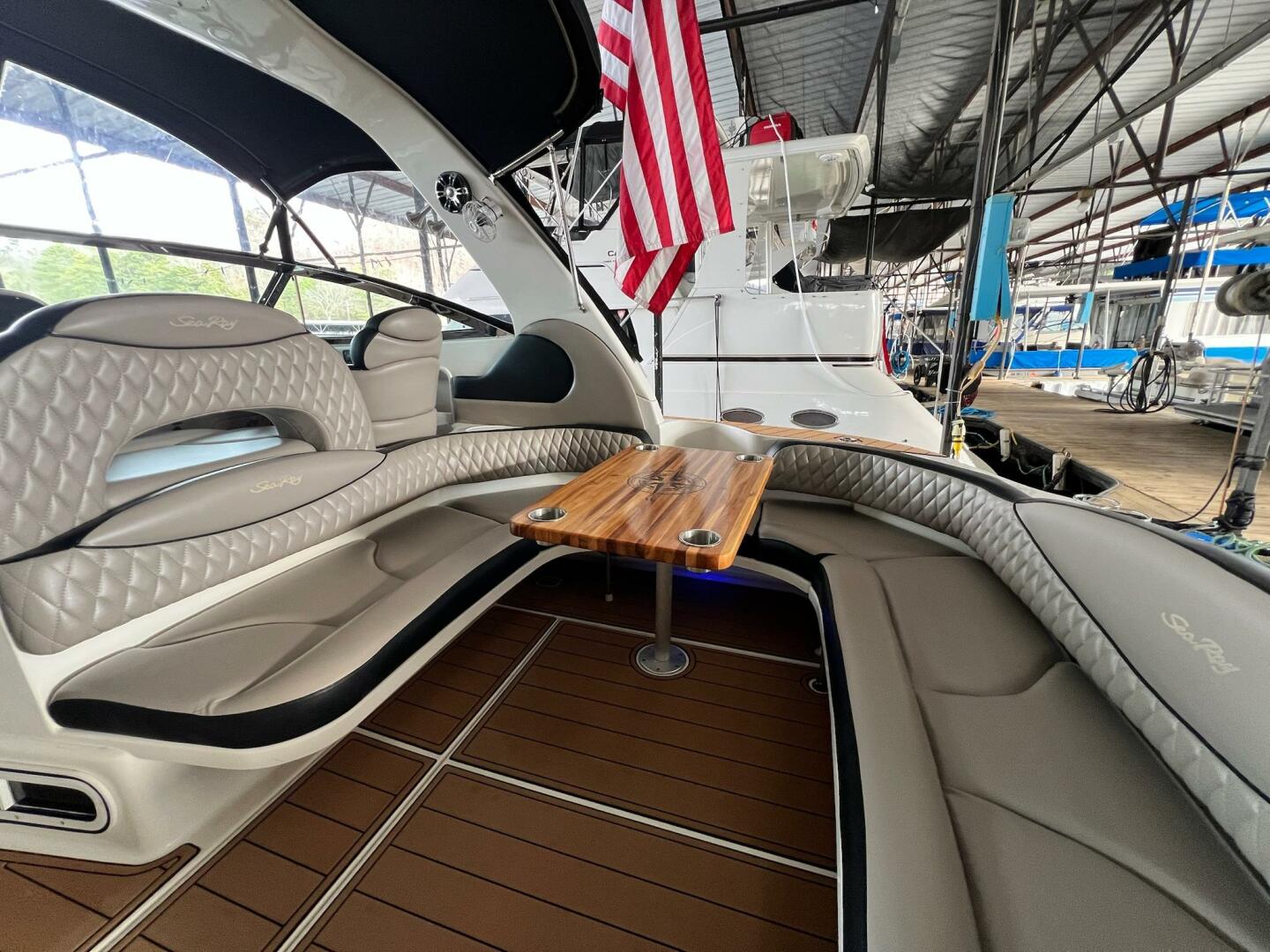 2002 Sea Ray 380 Sundancer - Image 12