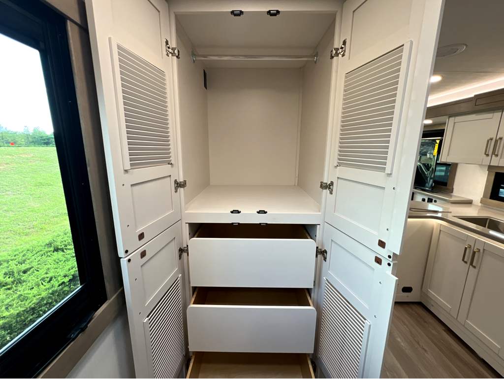 2027 JAYCO PRECEPT 36C - Image 18