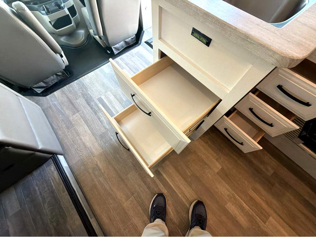 2025 ENTEGRA COACH ODYSSEY 30Z - Image 25