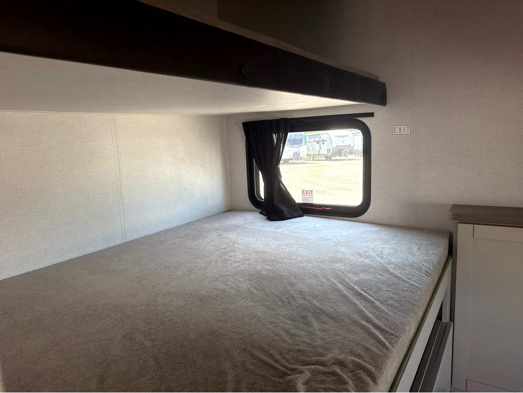 2027 JAYCO JAY FLIGHT 333BTS - Image 28