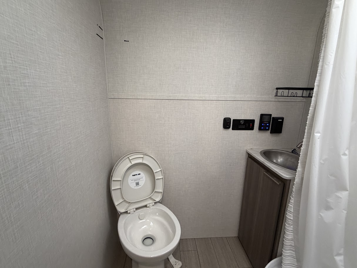 2025 VENTURE RV SONIC 169VUD - Image 21