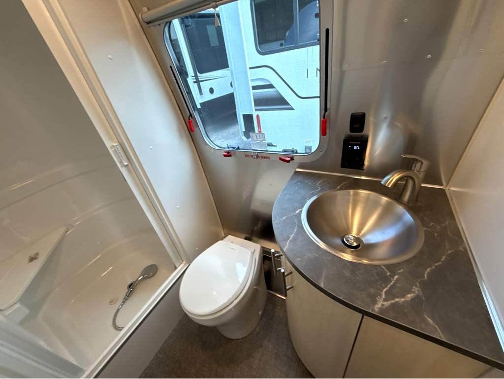 2026 AIRSTREAM FLYING CLOUD 30FBBQ - Image 30