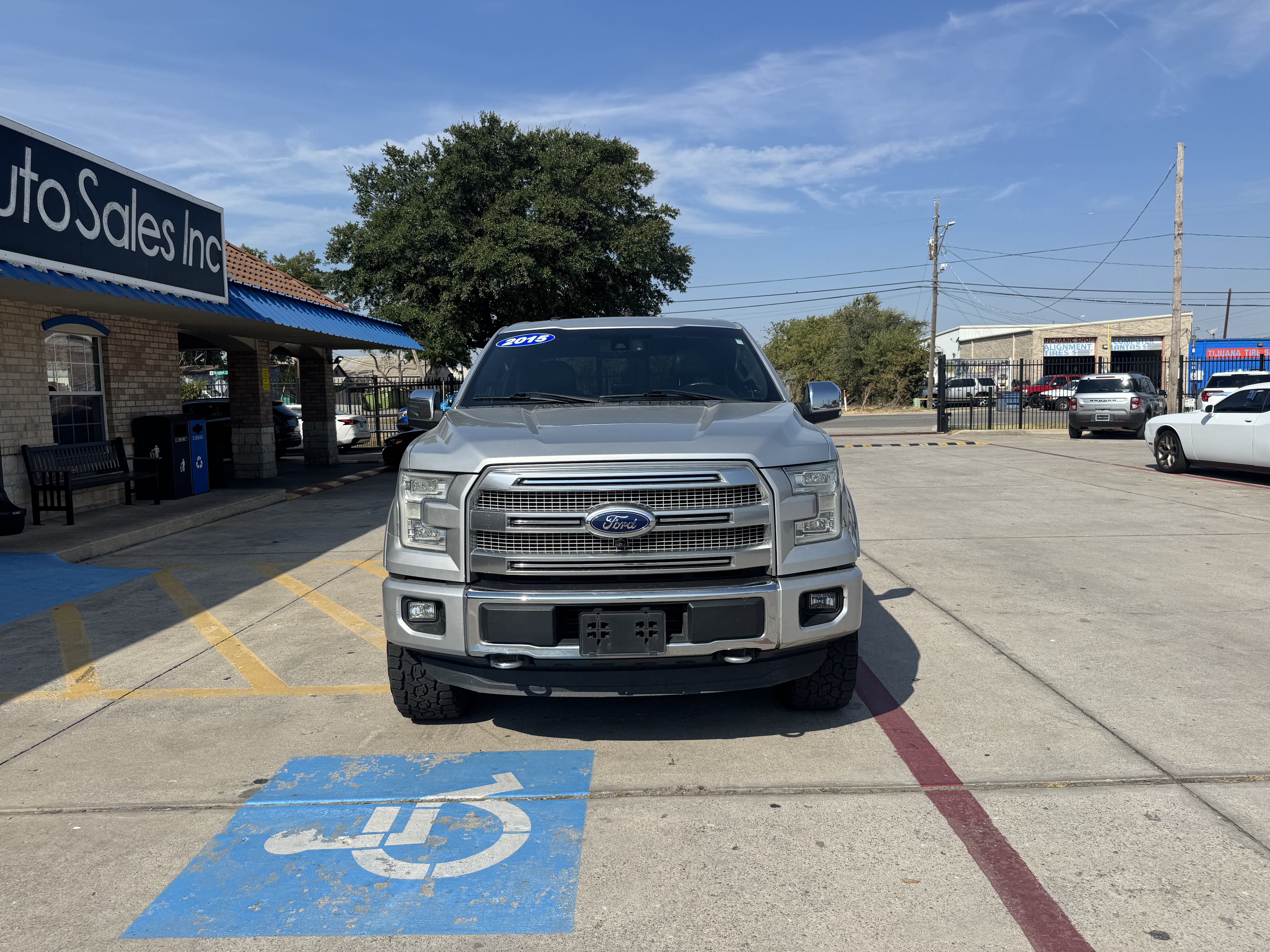 2015 Ford F150 Pickup Crew Cab Platinum 4WD - Image 28