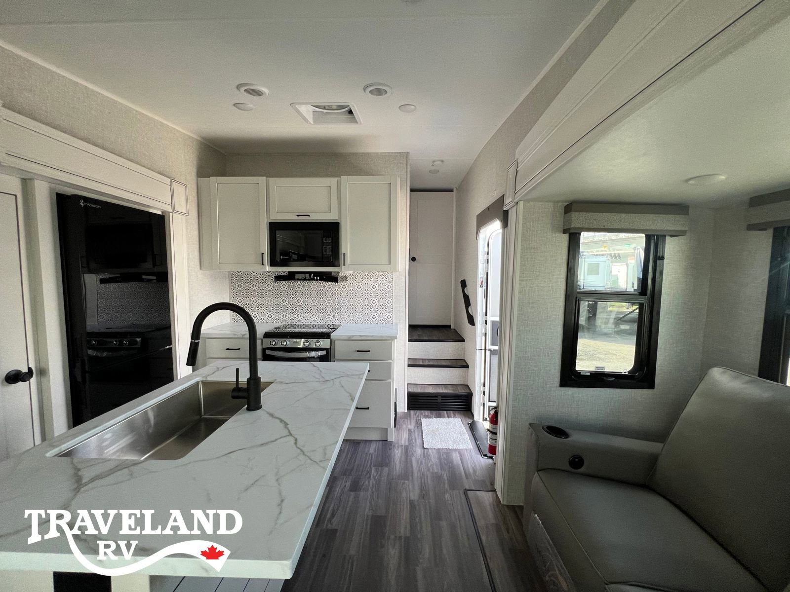 2025 Highland Ridge Roamer Light Duty 244RLS - Image 26