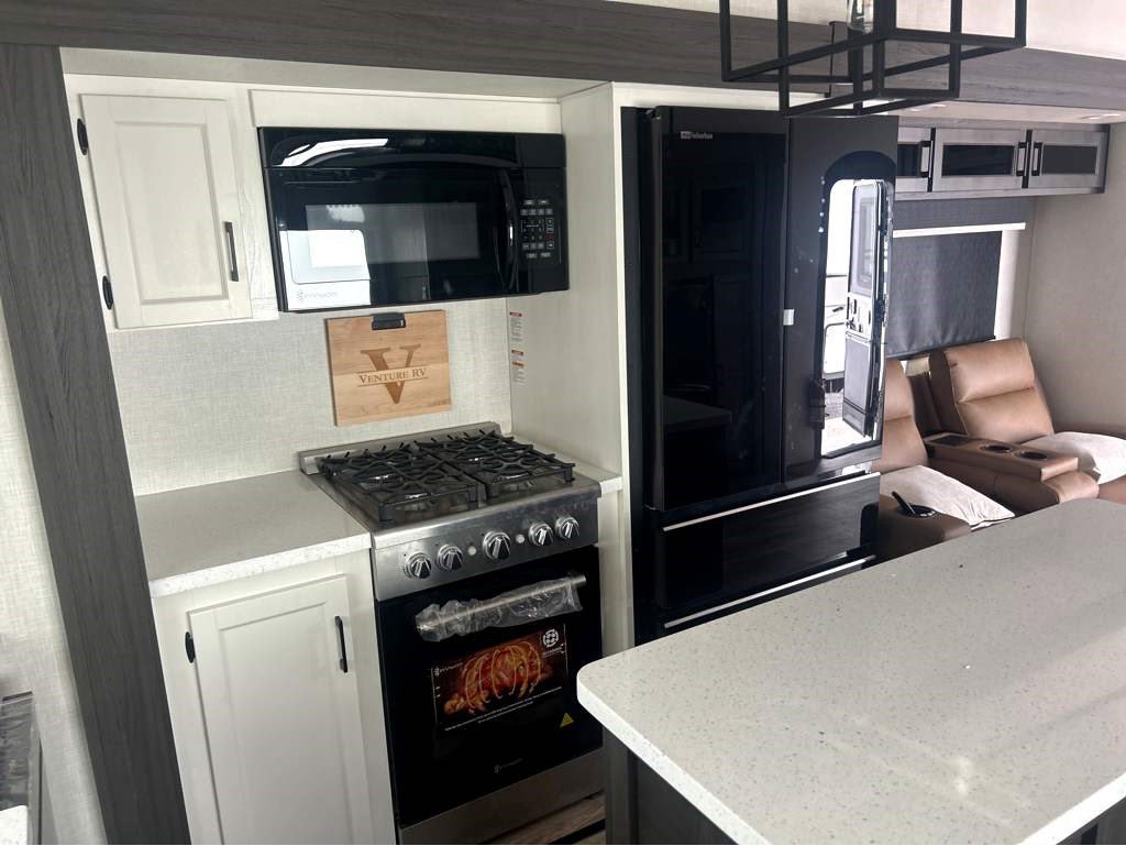 2026 VENTURE RV SPORTTREK 353VRK - Image 13