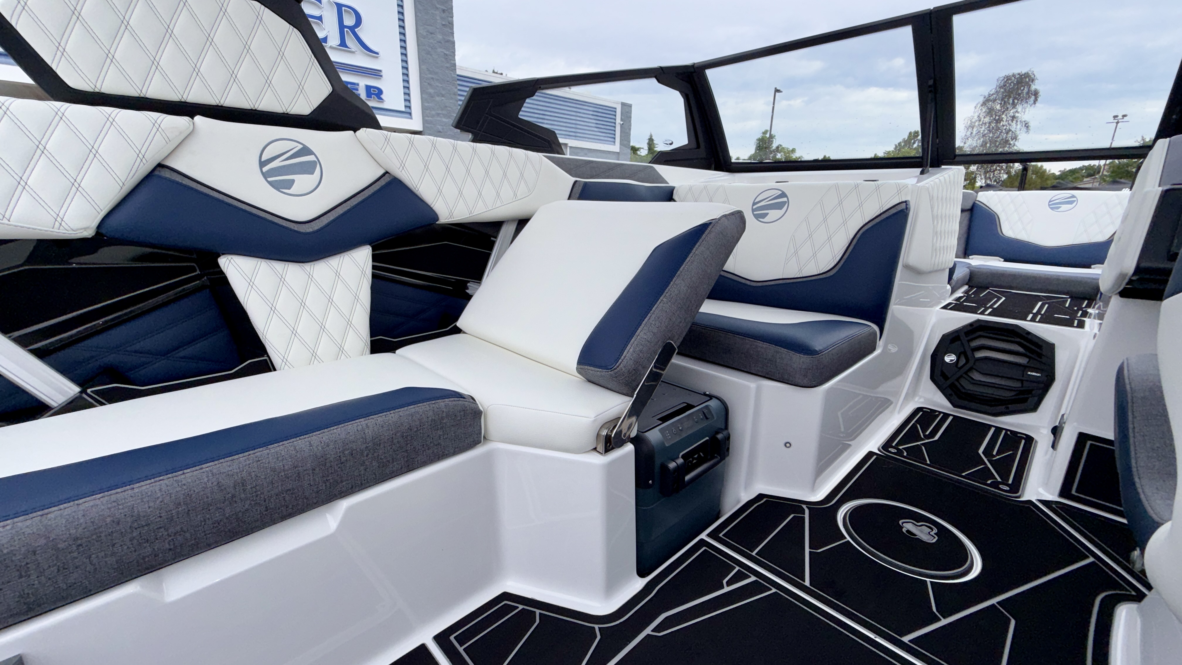 2027 Tigé  24RZX - Image 30