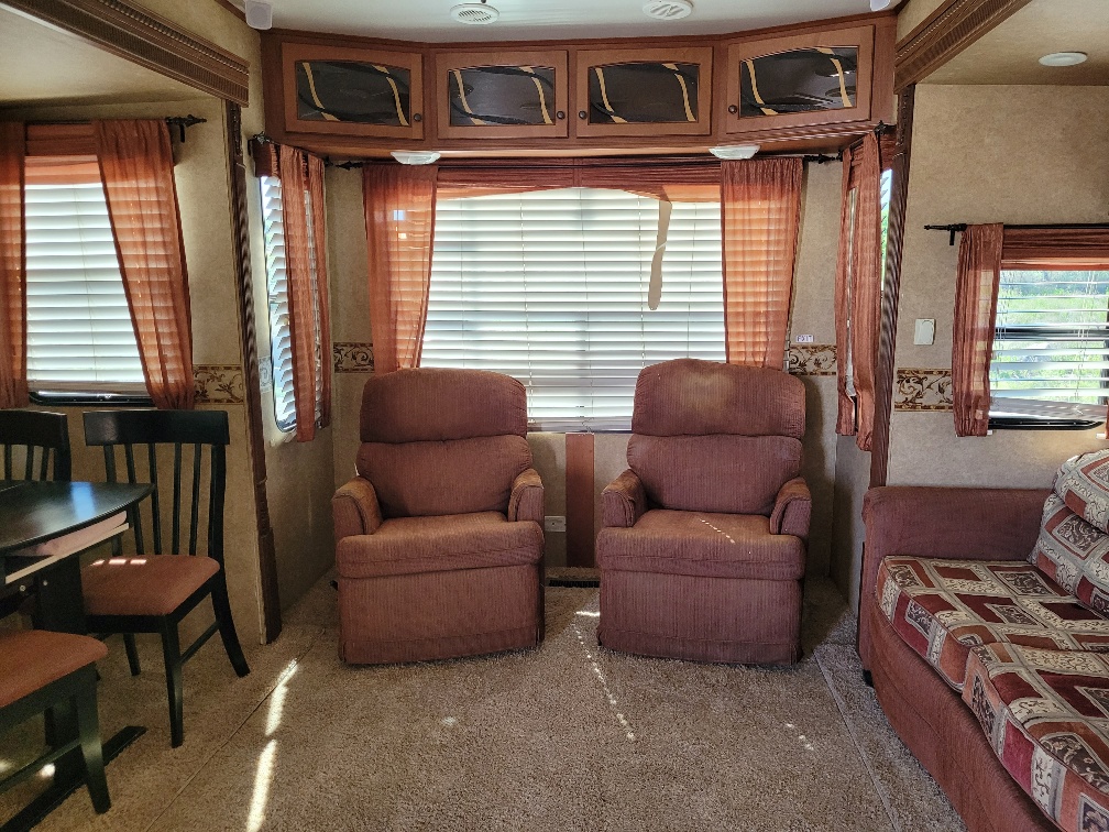 2011 Heartland Big Country BC 3250TS - Image 7