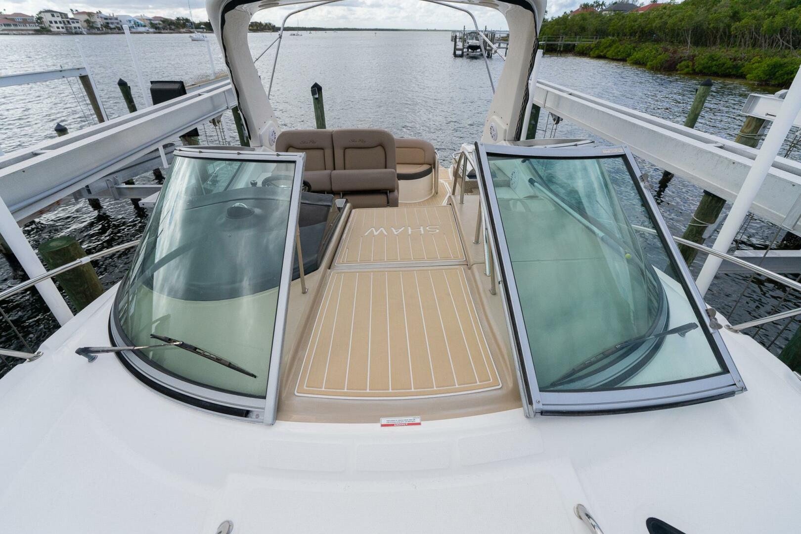 2016 Sea Ray 330 Sundancer - Image 69