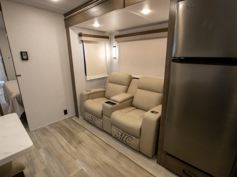 2024 Forest River Rockwood Signature Ultra Lite 8263MBR - Image 9