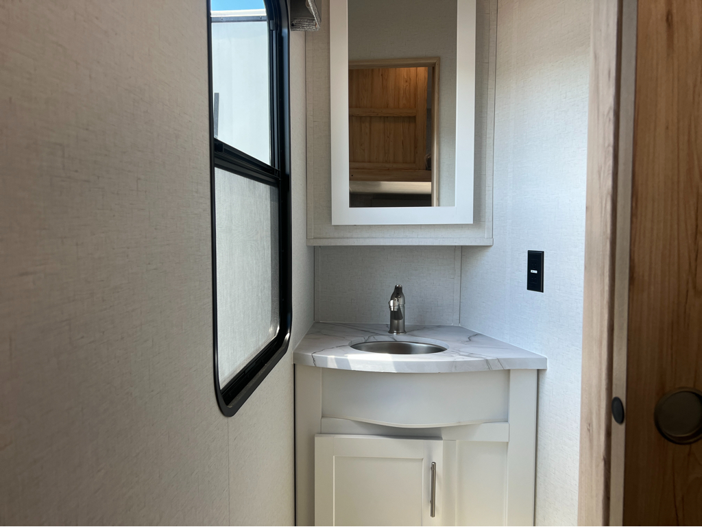2023 Alliance RV Avenue 36BRM - Image 13
