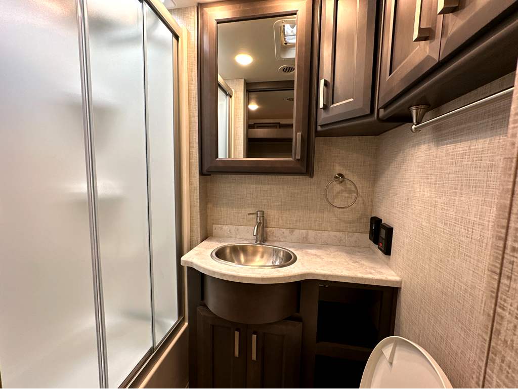2023 THOR MOTOR COACH CHALLENGER 37DS - Image 17