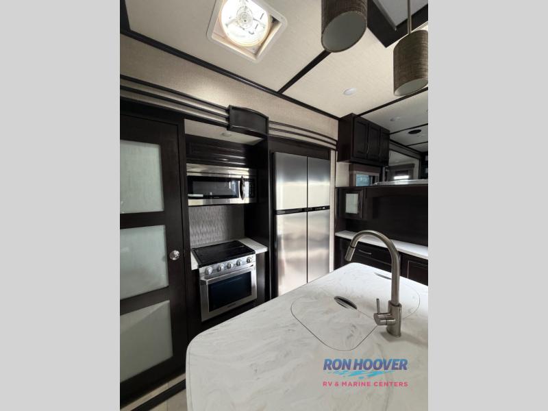 2019 GRAND DESIGN 376TH - Image 8