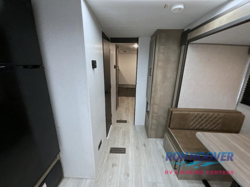 2025 KEYSTONE 310BR - Image 16