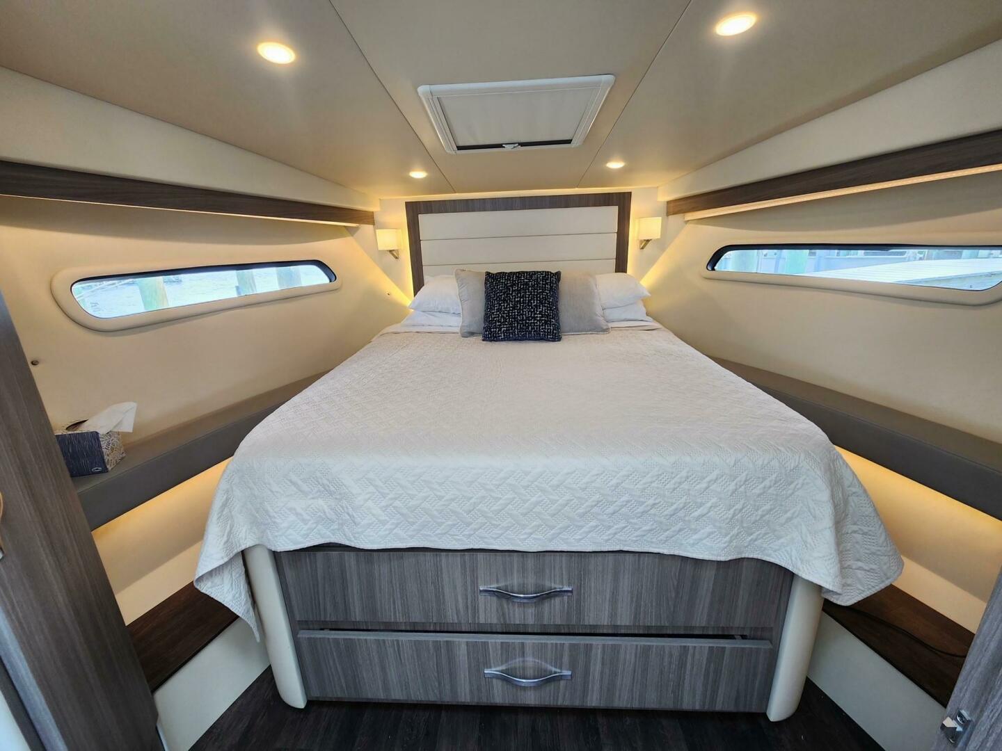 2020 Regal 38XO - Image 10