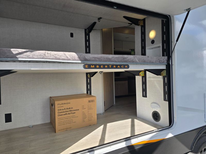 2026 Ember RV E-Series 19ETS - Image 30
