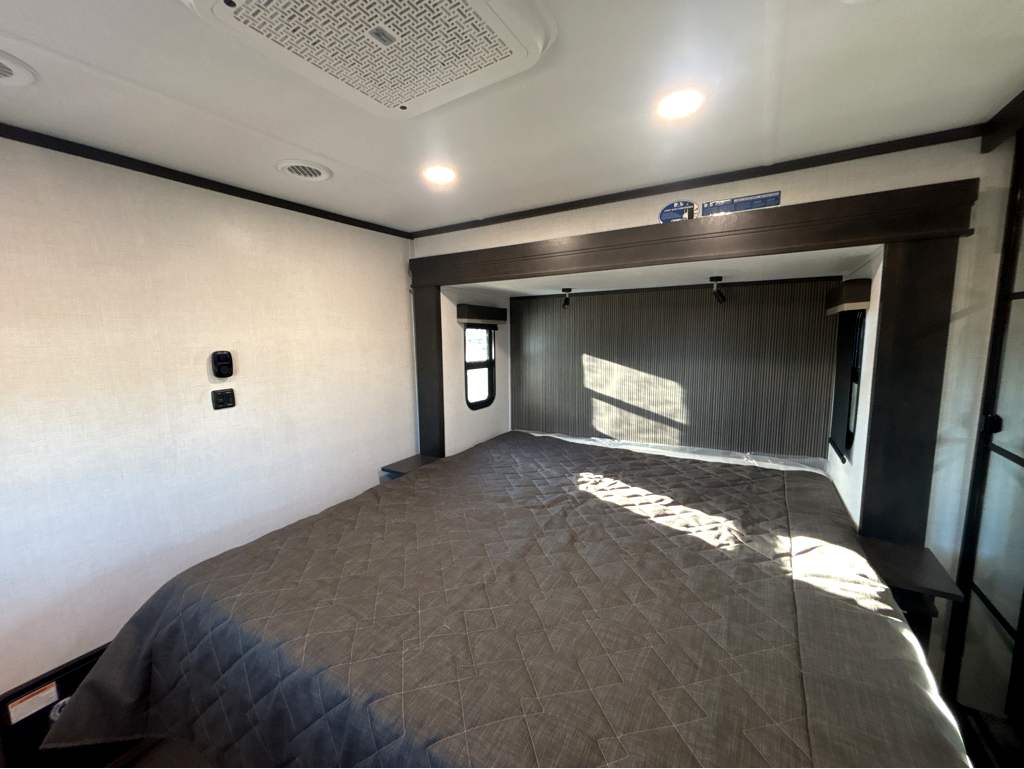 2026 Keystone AVALANCHE 366LS - Image 31