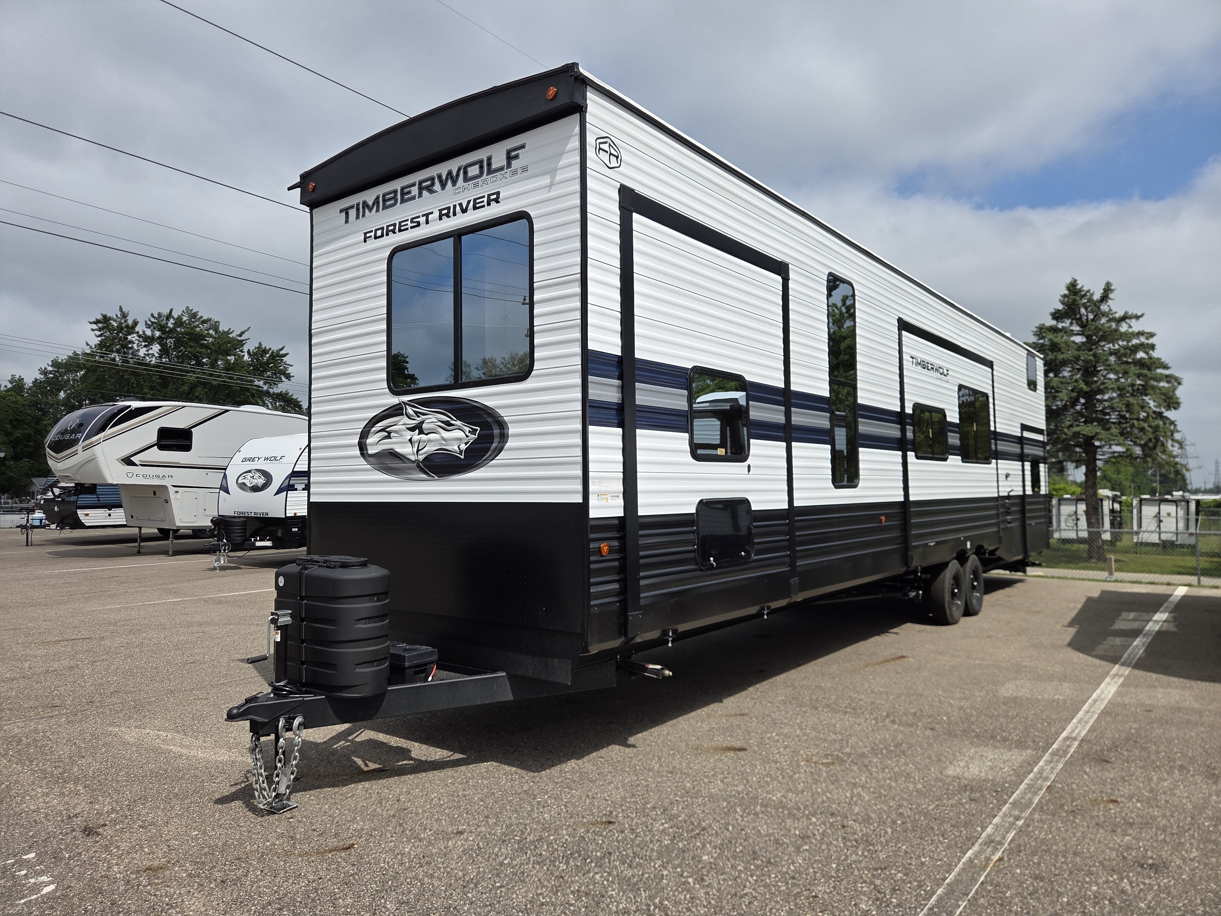 2027 Forest River Cherokee Timberwolf 39DC - Image 4