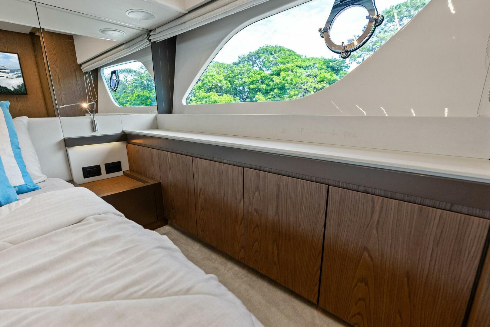 2018 Ferretti Yachts 800 - Image 36